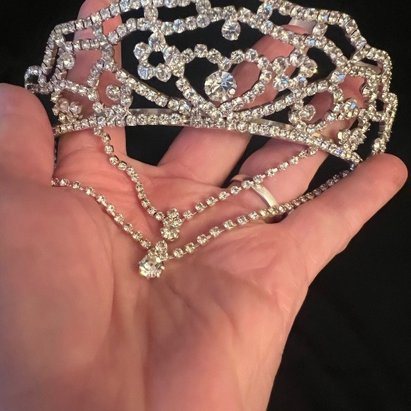 Gorgeous Diamond and Silver Tiara with 2 Teardrop chains main image 6